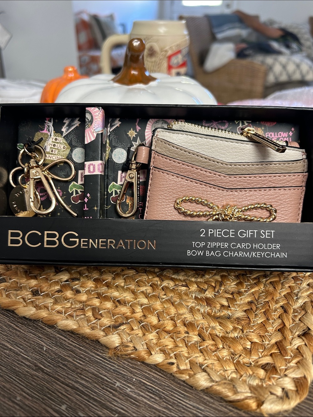 BCBGeneration Pink and Cream Top-Zip Card Holder with Gold Bow Keychain Set